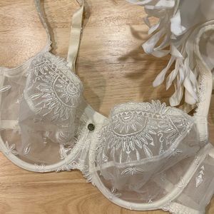 Chantelle | Full coverage lace bra | Ivory | 38D